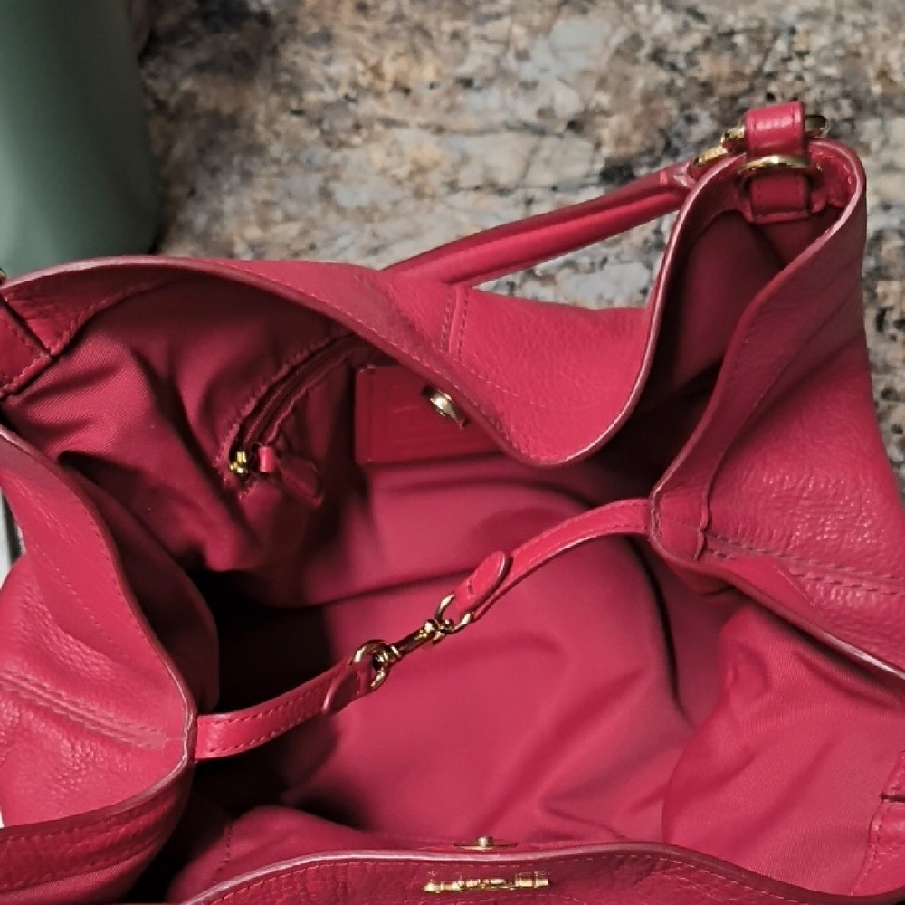 Coach Leather Shoulder Bag π Beautiful Strawberry Color π - Picture 11 of 16